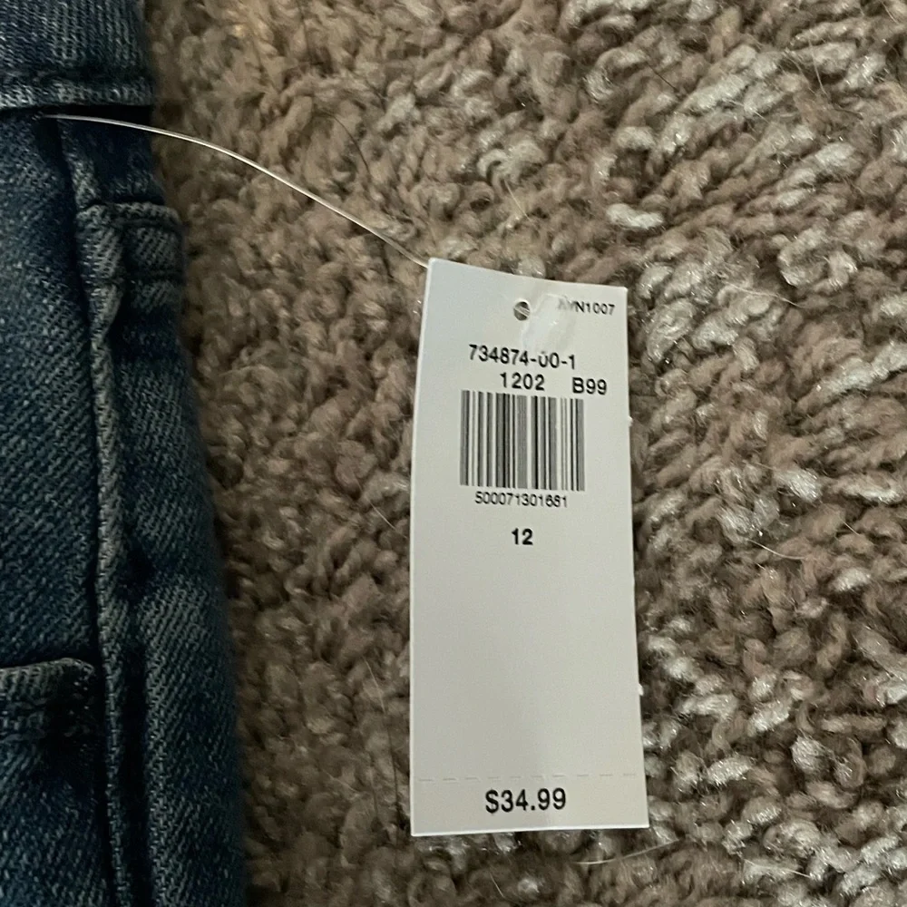 Old Navy High Rise Blue Jeans - Picture 3 of 5